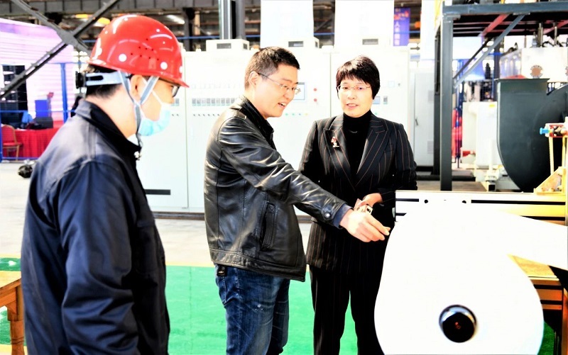 Guests visit and discuss in the new factory of Chuangbo. 3