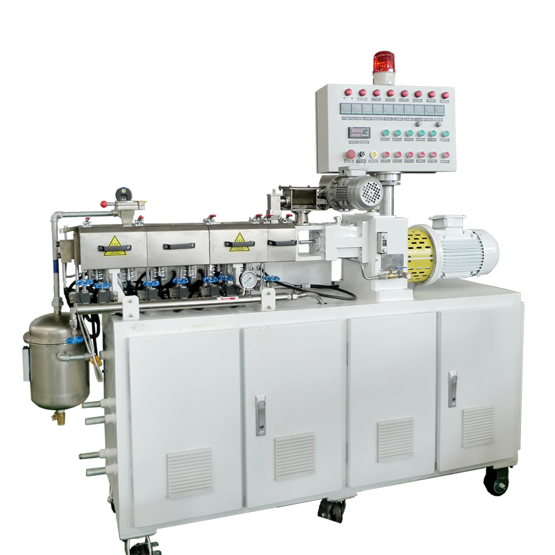 co-rotating twin screw extruder